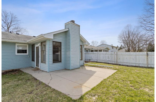 2040 Montana Avenue, Sun Prairie, WI 53590