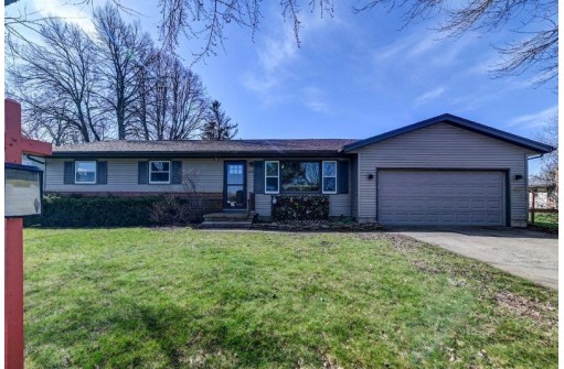 325 Robert Drive, Sun Prairie, WI 53590