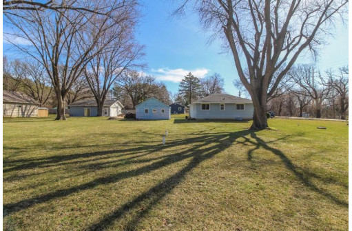 W6154 Hackbarth Road, Fort Atkinson, WI 53538