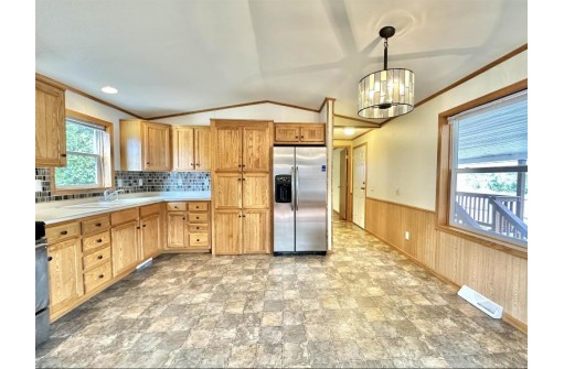 77 Falling Creek Circle, Janesville, WI 53548