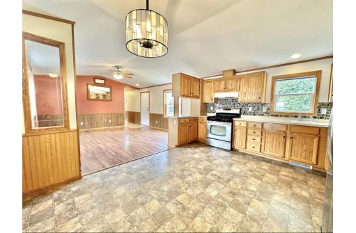 77 Falling Creek Circle, Janesville, WI 53548