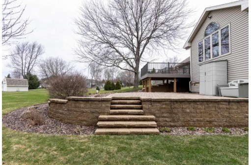 2832 Brooks Ridge Drive, Bristol, WI 53590