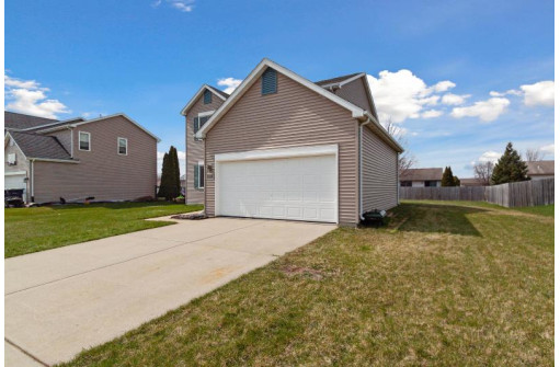 1609 Wildrose Way, Janesville, WI 53546