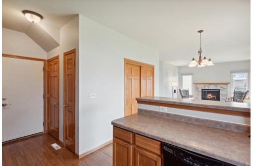 1609 Wildrose Way, Janesville, WI 53546