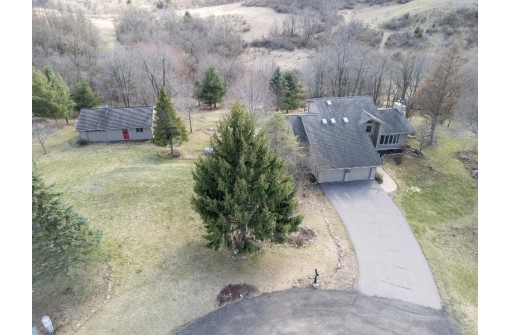 E2641 Gatling Court, La Valle, WI 53941-9580