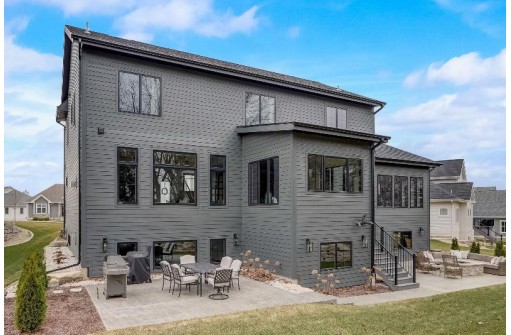 2418 Kilarney Way, Waunakee, WI 53597