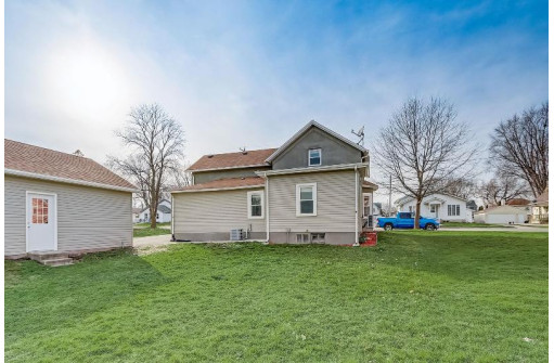 209 Lincoln Avenue, Reeseville, WI 53579