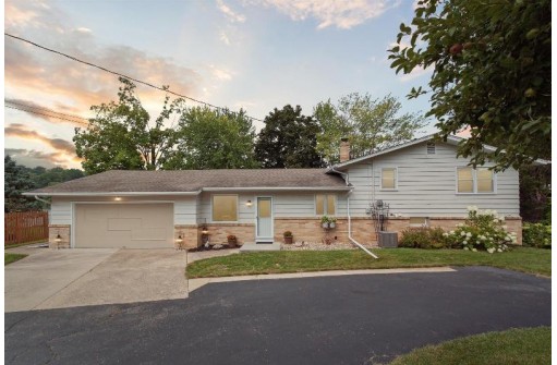 1233 N Parker Drive, Janesville, WI 53545