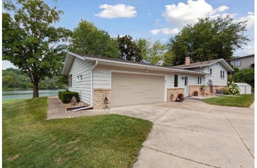 1233 N Parker Drive, Janesville, WI 53545