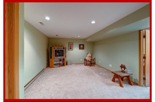 135 Jill Court, Oregon, WI 53575