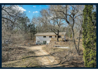 E11874 Trap Shoot Road Baraboo, WI 53913