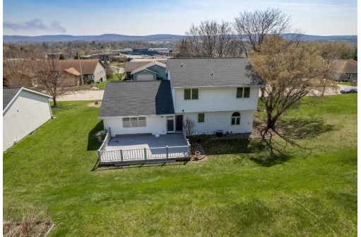 883 Iroquois Circle, Baraboo, WI 53913