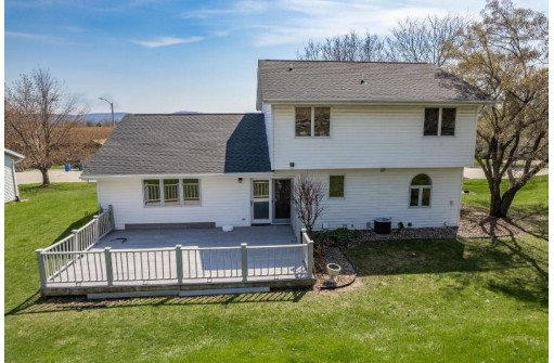 883 Iroquois Circle, Baraboo, WI 53913