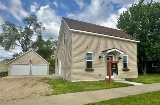 727 Hollister Avenue, Tomah, WI 54660