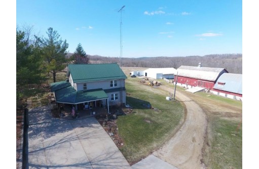 5555 Farmers Ridge Road, Highland, WI 53543