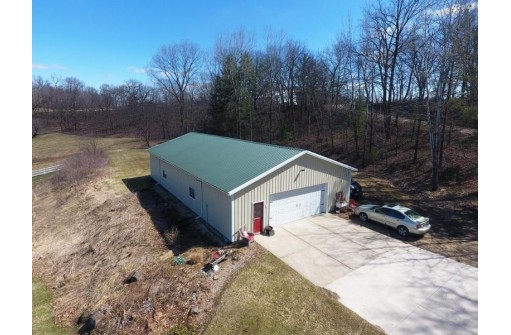 5555 Farmers Ridge Road, Highland, WI 53543