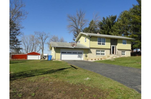 7901 N Yahara Road, DeForest, WI 53532