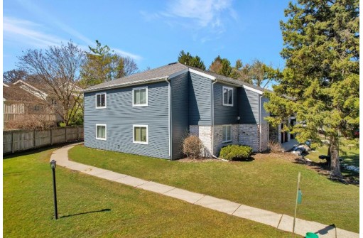 1303 Whispering Pines Way, Fitchburg, WI 53713