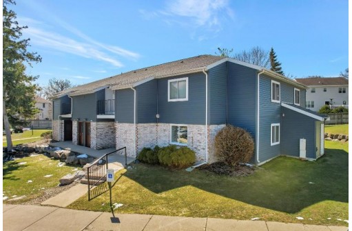 1303 Whispering Pines Way, Fitchburg, WI 53713