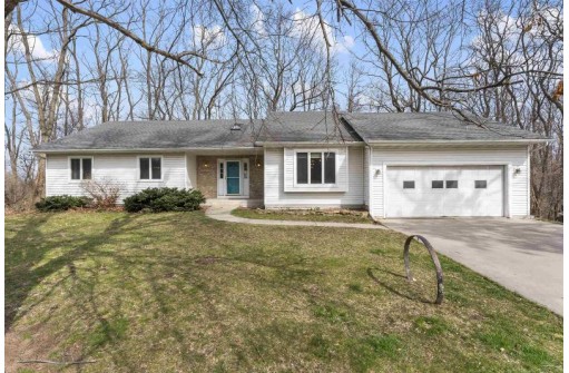 5631 Hodgson Road, Mazomanie, WI 53560