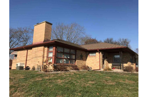 797 S Beaumont Road, Prairie Du Chien, WI 53821