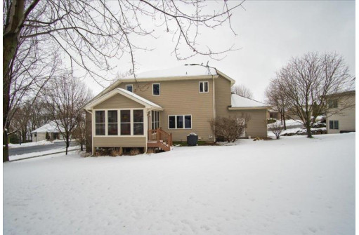 1601 Shenandoah Drive, Waunakee, WI 53597