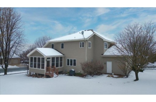 1601 Shenandoah Drive, Waunakee, WI 53597