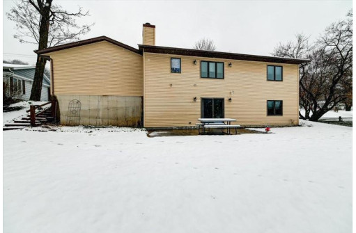 W11307 County Road V, Lodi, WI 53555