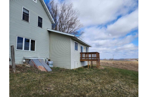 27758 Pleasant Ridge Road, Wauzeka, WI 53826-8306