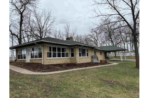 38371 Highway 18, Prairie Du Chien, WI 53821