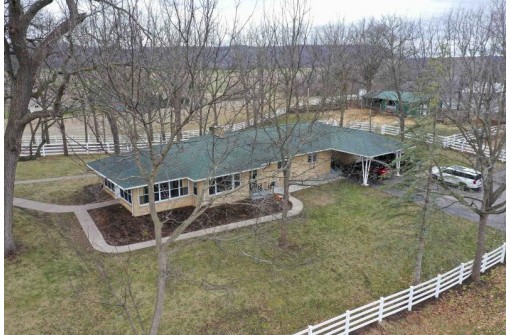 38371 Highway 18, Prairie Du Chien, WI 53821