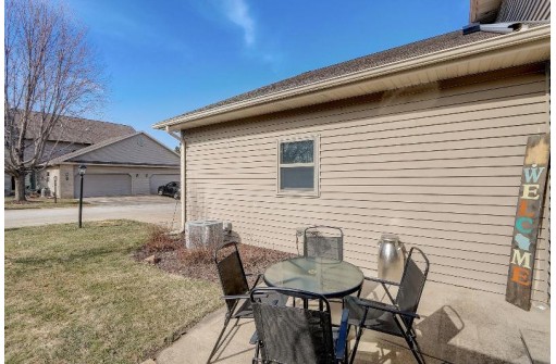 105 Fairview Way, Waunakee, WI 53597