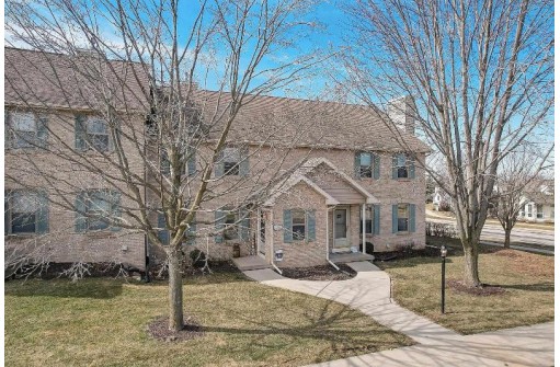 105 Fairview Way, Waunakee, WI 53597