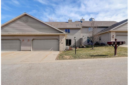 105 Fairview Way, Waunakee, WI 53597