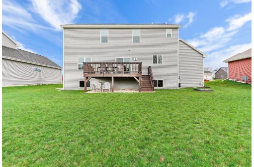 564 Sienna Glenn Way, Oregon, WI 53575