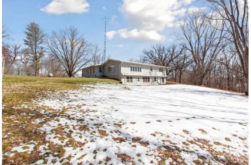 741 Cty Hwy A, Edgerton, WI 53534