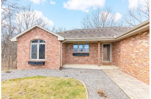 5621 N County Road F, Janesville, WI 53545