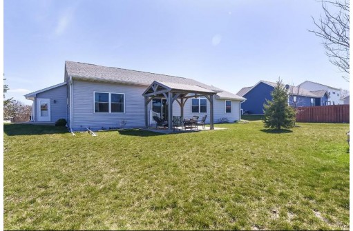 411 Bretts Way, Orfordville, WI 53576-9471