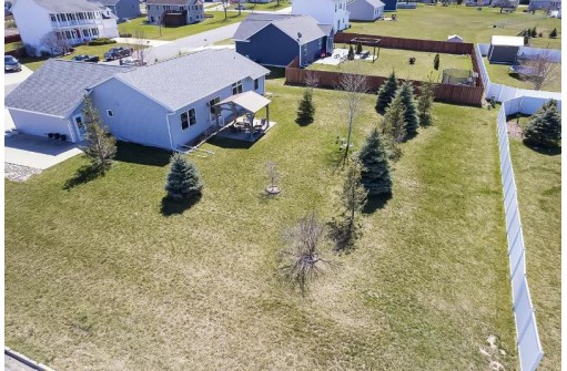 411 Bretts Way, Orfordville, WI 53576-9471