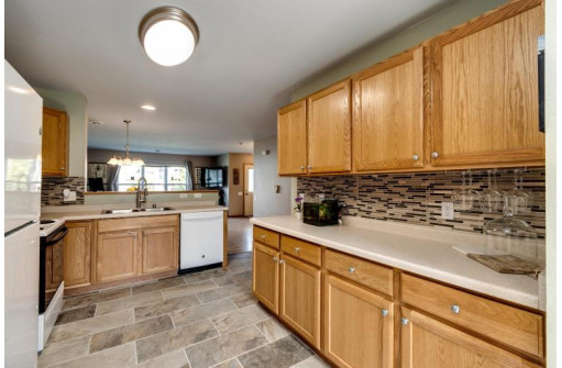 240 S Musket Ridge Drive 3, Sun Prairie, WI 53590