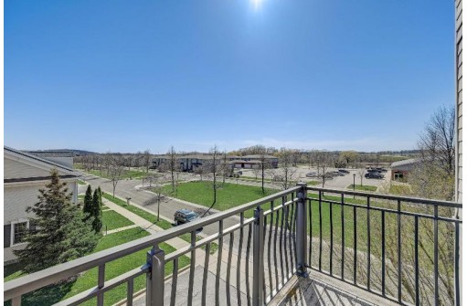 2581 Smiths Crossing 301, Sun Prairie, WI 53590