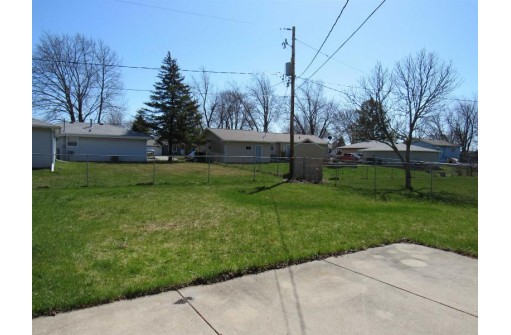 2221 S Osborne Avenue, Janesville, WI 53546