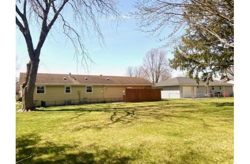 1726 Clover Lane, Janesville, WI 53545