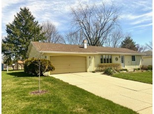 1726 Clover Lane Janesville, WI 53545