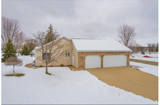 103 Oakview Drive, Rio, WI 53960