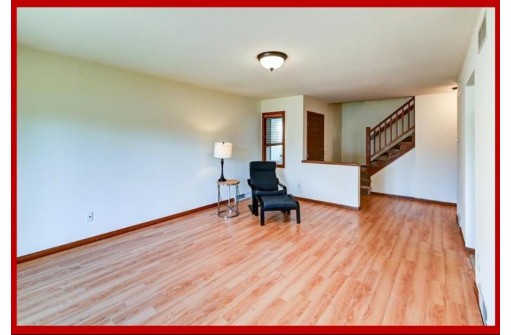 112 Creek Edge Court, Waunakee, WI 53597