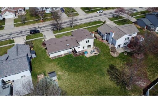 823 W Lexington Parkway, DeForest, WI 53532