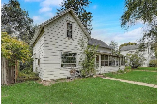 136 W Hillyer Street, Oxford, WI 53952