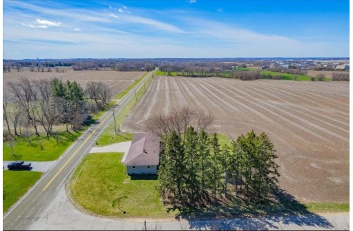 5931 Portage Road, DeForest, WI 53532