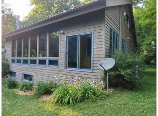 29490 Hawkins Creek Road Cazenovia, WI 53924